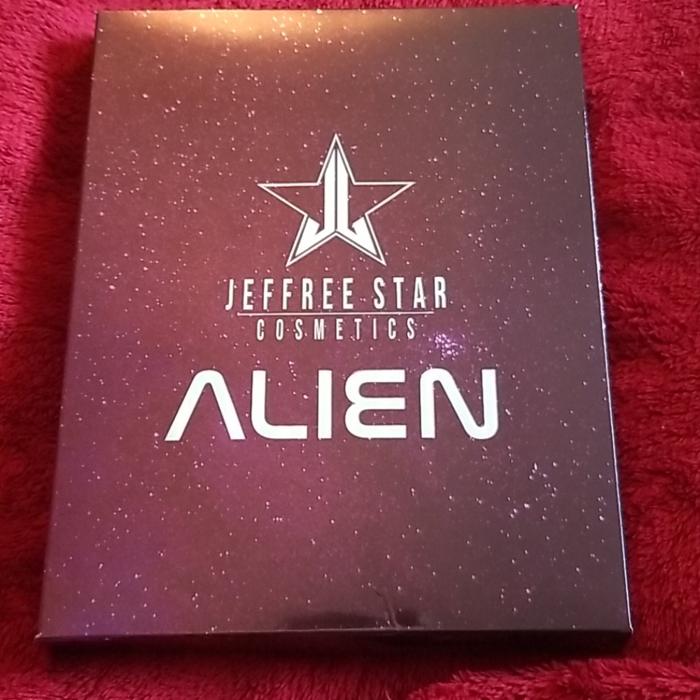 DISCONTINUED jeffree star alien pallet